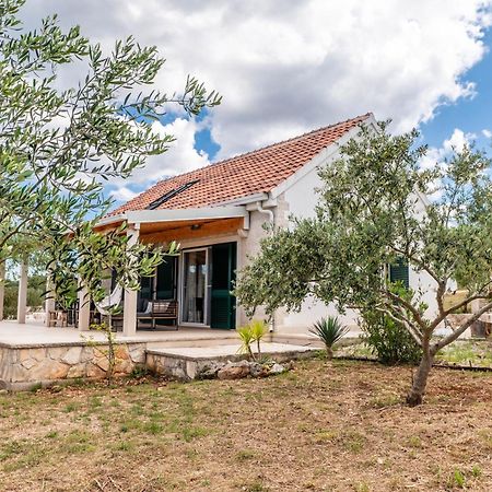 Villa Mista سوتيفان المظهر الخارجي الصورة